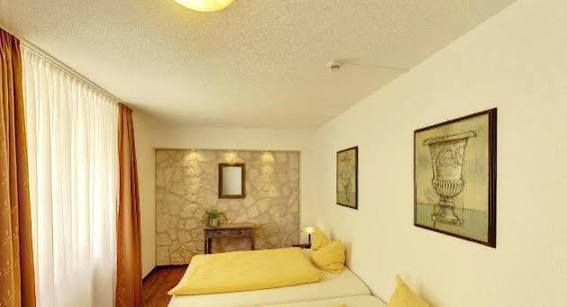 Zunfthaus Zu Wirthen Hotel โซโลทูร์น ภายนอก รูปภาพ